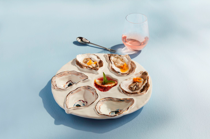 Mudpie Oyster Server - Thumbnail 2